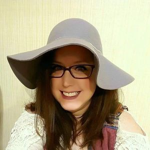 Meet your Posher, Carrie